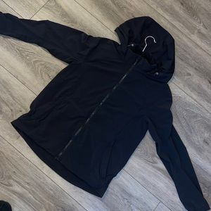 Light Lulu Lemon Rain Jacket. SIZE 4; BLACK!